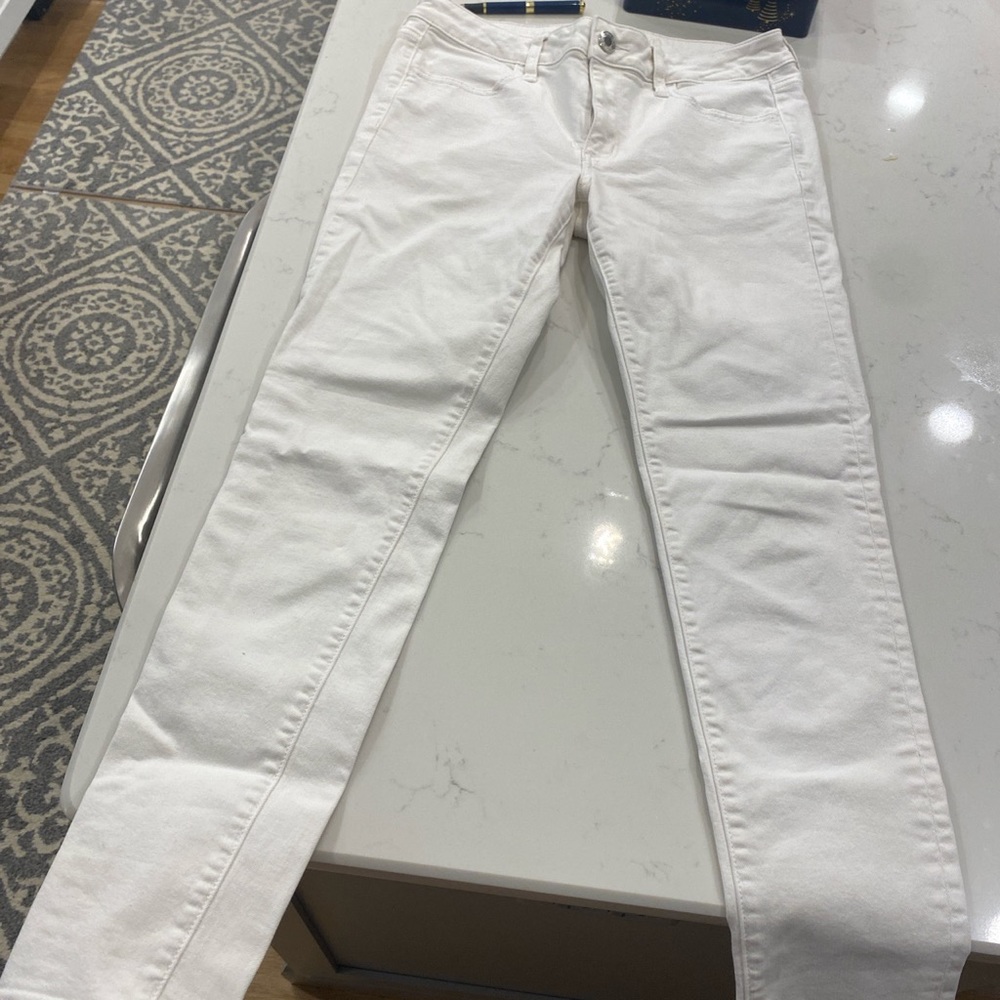 Too big on me and no rips,size 8,American eagle